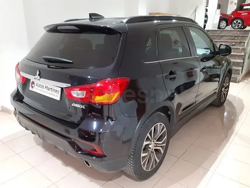 Usado Mitsubishi ASX Motion 117 CV (86 kW) 2018 Negro SUV
