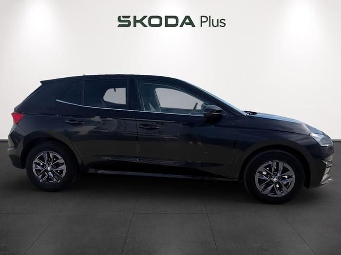 Usado Skoda Fabia Selection 95 CV (69 kW) 2025 Negro Utilitario