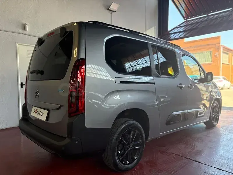 Usado Citroën Berlingo Shine 102 CV (75 kW) 2020 Gris / plata Monovolumen