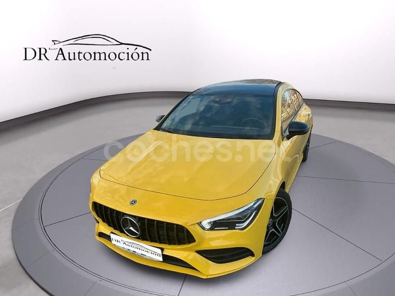 Usado Mercedes CLA250 Shooting Brake 224 CV (164 kW) 2020 Amarillo Familiar