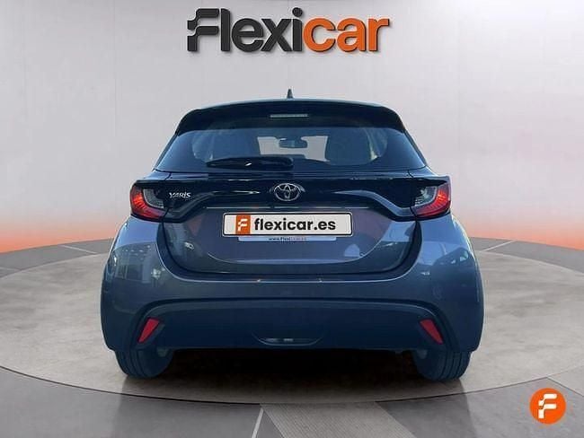 Usado Toyota Yaris Edition 125 CV (91 kW) 2024 Gris Utilitario