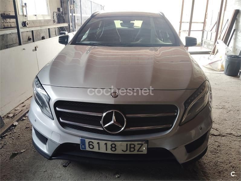 Usado Mercedes GLA220 AMG line 170 CV (125 kW) 2015 Gris / plata SUV