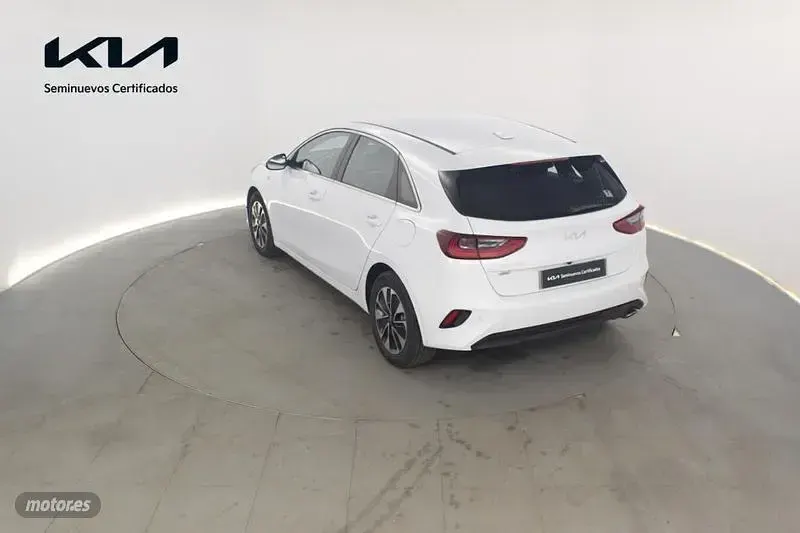 Usado Kia Ceed 100 CV (73 kW) 2025 Blanco Utilitario