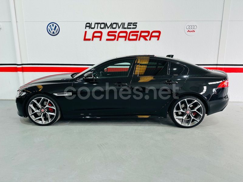 Usado Jaguar XE S 381 CV (280 kW) 2017 Negro Berlina