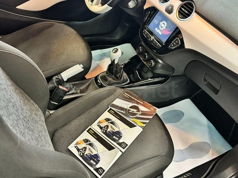Usado Opel Adam Glam 87 HP (63 kW) 2017 Preto Citadino