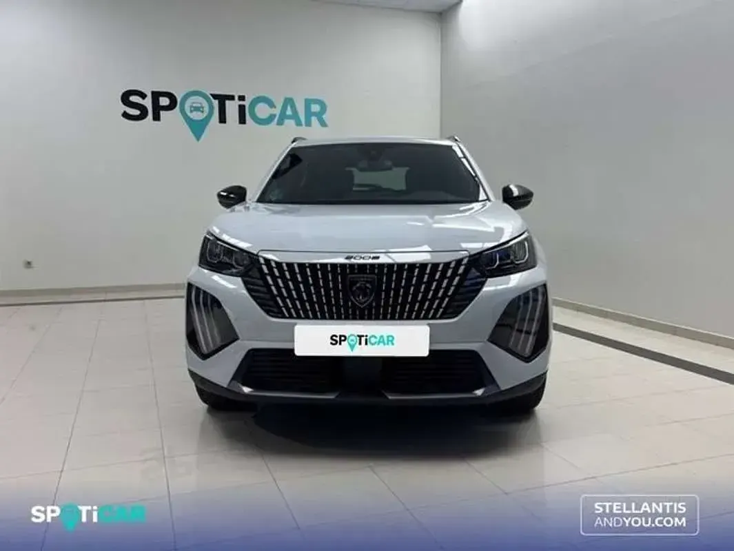 Usado Peugeot 2008 Allure 145 CV (106 kW) 2025 Blanco SUV