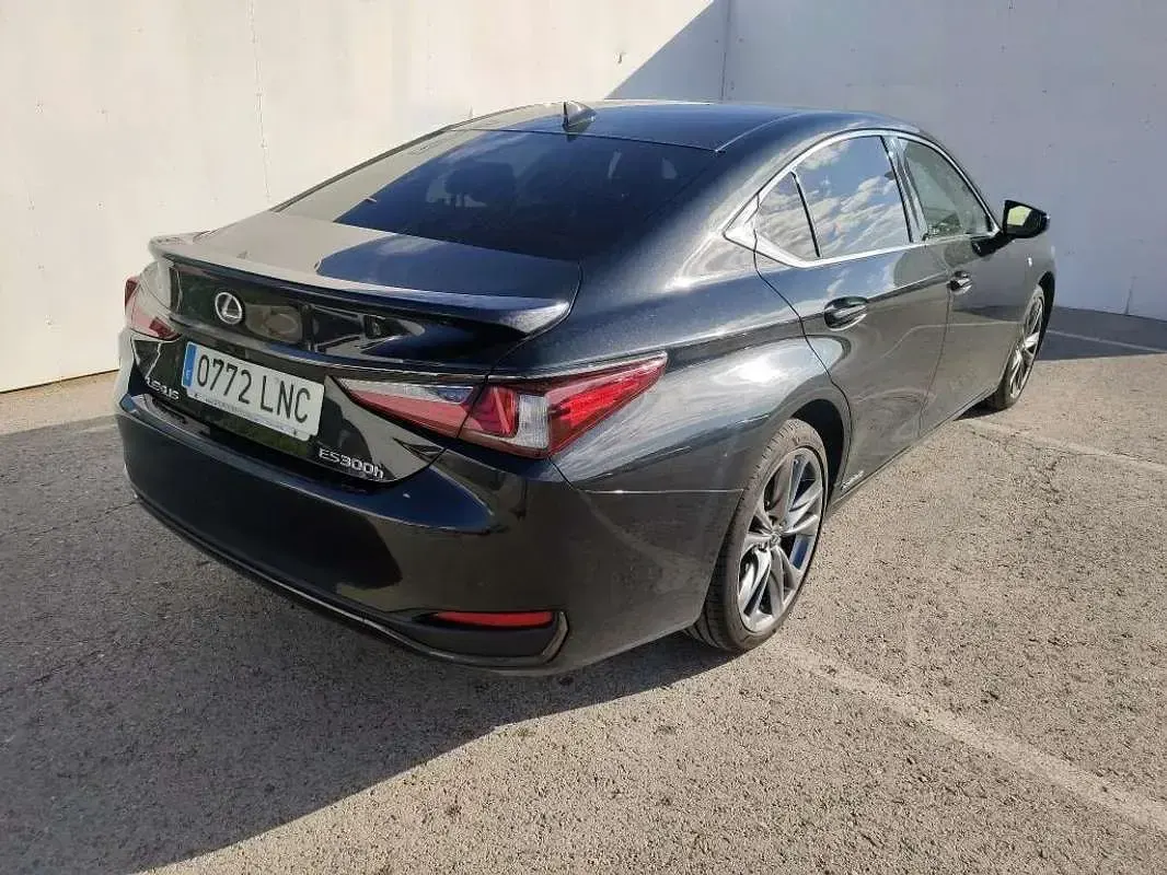Usado Lexus ES300 Sport Line 218 CV (160 kW) 2021 Gris Berlina