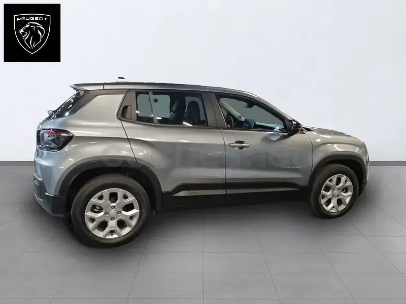 Usado Jeep Avenger Altitude 100 CV (73 kW) 2025 Gris / plata SUV