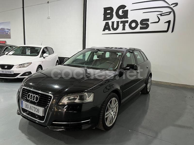 Usado Audi A3 Attraction 105 CV (77 kW) 2010 Azul Berlina