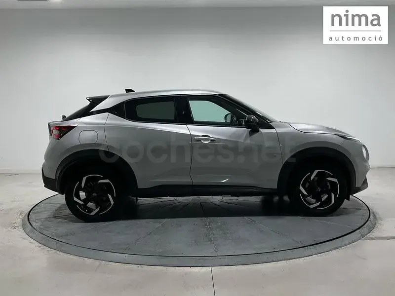 Usado Nissan Juke N-Connecta 114 CV (83 kW) 2024 Gris / plata SUV