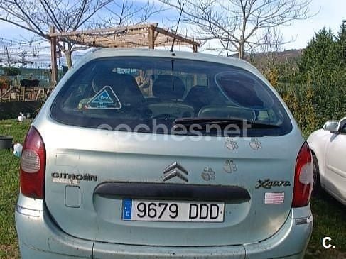 Usado Citroën Xsara Picasso Exclusive 90 CV (66 kW) 2004 Beige Monovolumen