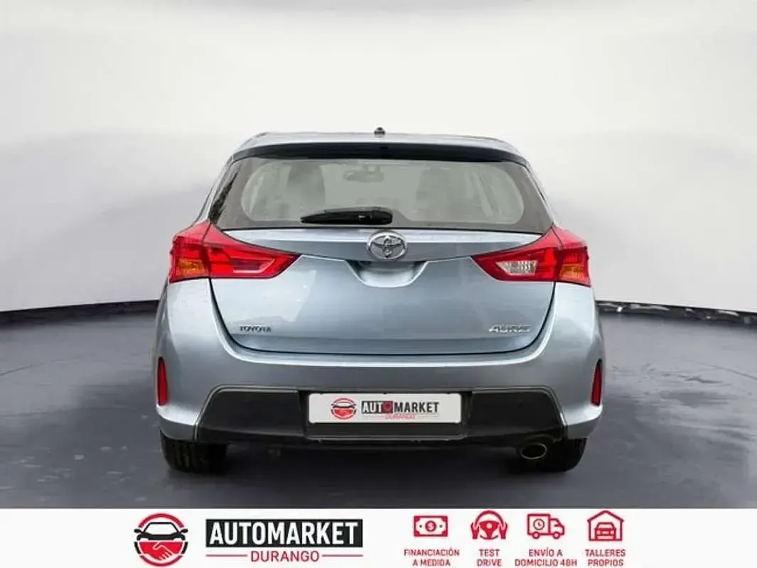 Usado Toyota Auris Active 132 CV (97 kW) 2013 Azul Utilitario