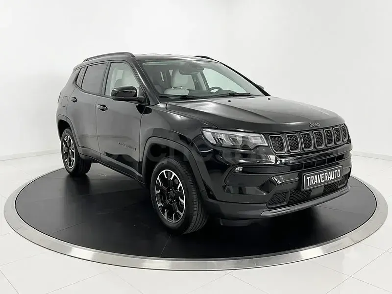 Usado Jeep Compass Trailhawk 241 CV (177 kW) 2022 Negro SUV