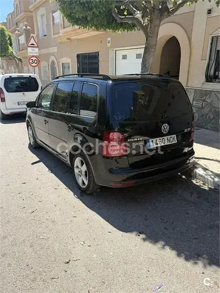 Usado VW Touran Highline 140 CV (102 kW) 2008 Negro Monovolumen