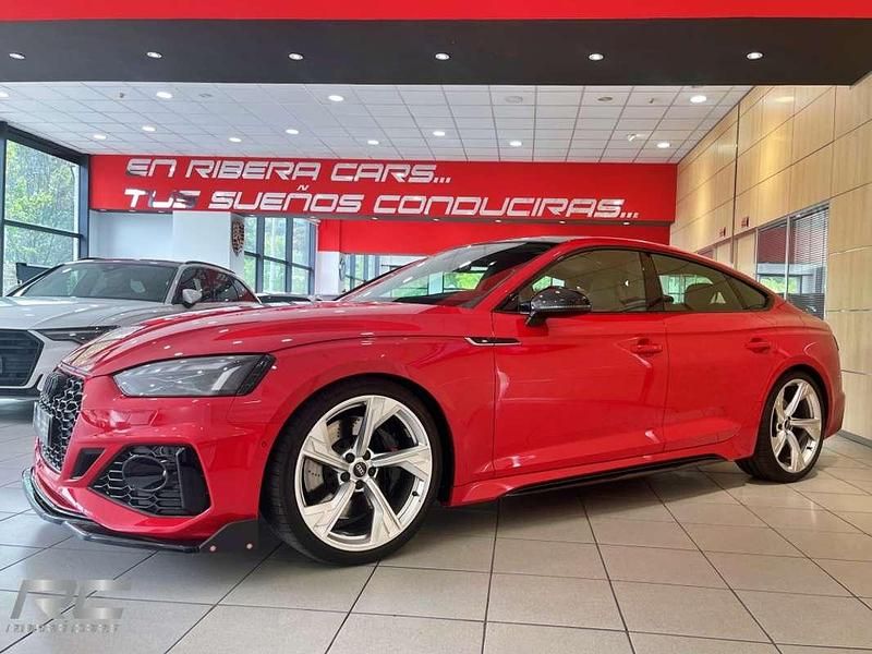 Rojo Usado 2021 Audi RS5 Sportback Ambiente Berlina | 74.990 € (Precio justo) - Imagen 1/4
