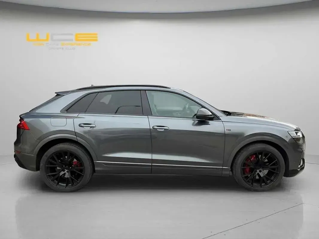 Usado Audi Q8 462 CV (339 kW) 2021 Gris / plata SUV