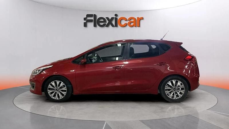 Usado Kia Ceed 101 CV (74 kW) 2018 Rojo Utilitario