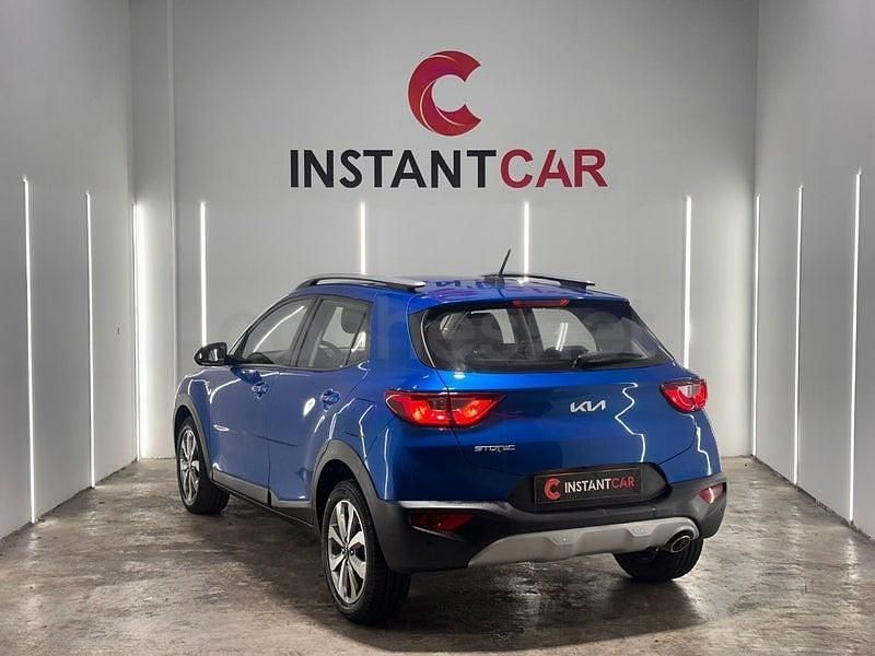 Usado Kia Stonic 100 CV (73 kW) 2022 Azul SUV