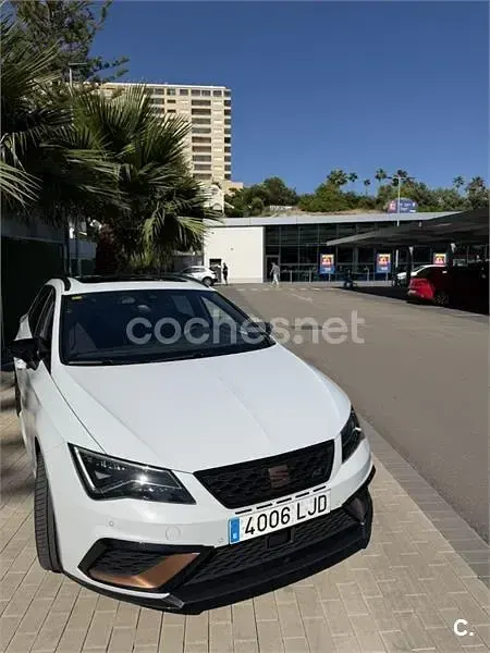 Usado Seat Leon ST 4Drive 300 CV (220 kW) 2020 Blanco Familiar