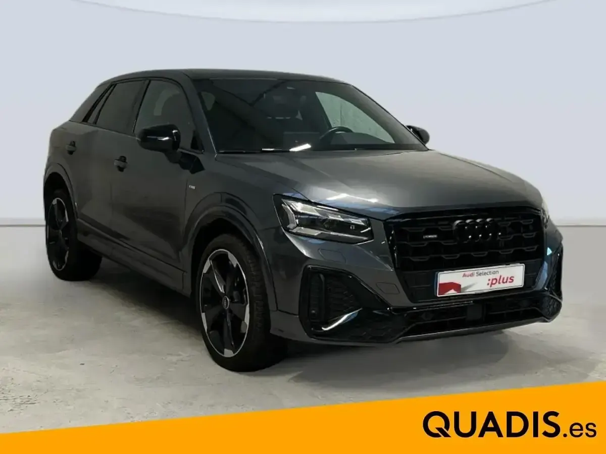 Käytetty Audi Q2 Ambiente 190 HP (139 kW) 2022 Harmaa Katumaasturi