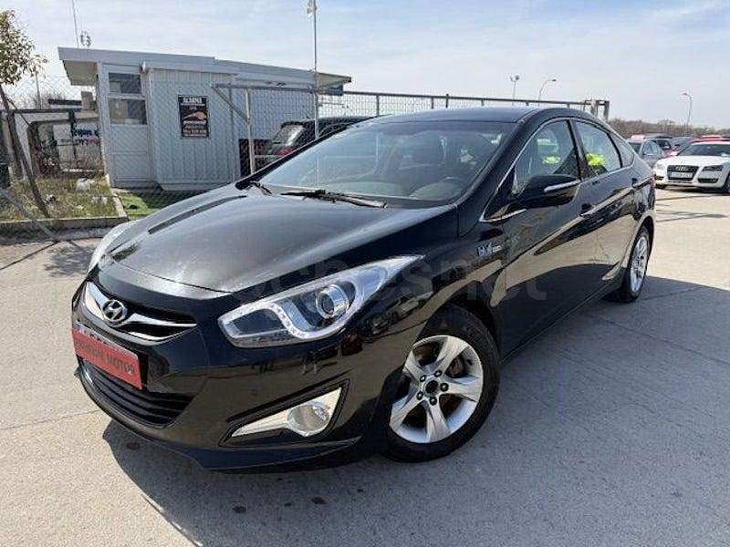 Usado Hyundai i40 115 CV (84 kW) 2013 Negro Berlina
