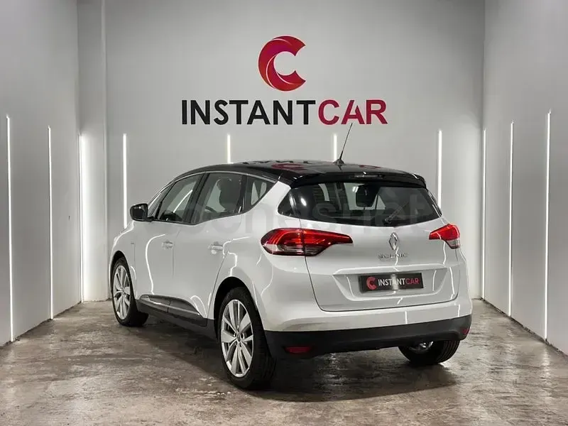 Usado Renault Scénic IV LIMITED 120 CV (88 kW) 2021 Blanco Monovolumen