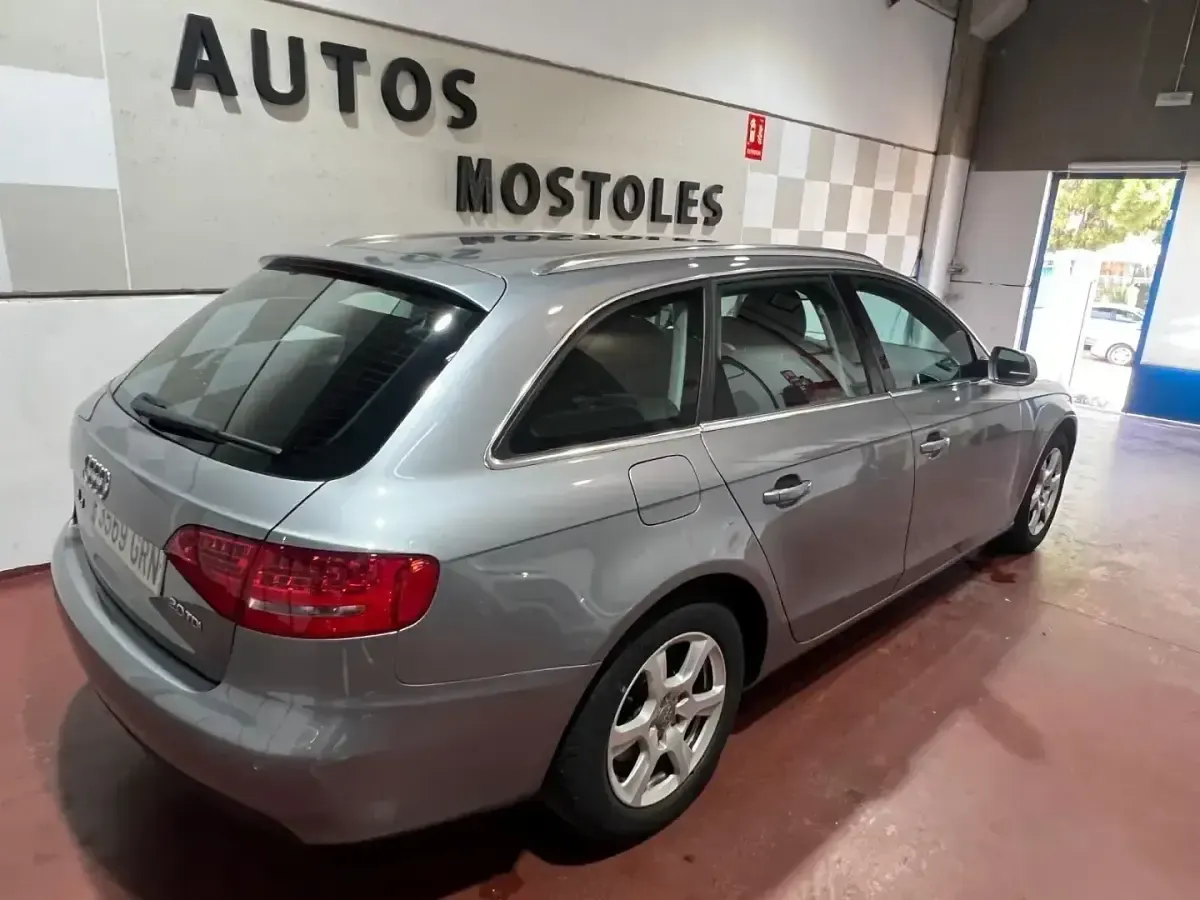 Usado Audi A4 143 CV (105 kW) 2009 Gris Berlina