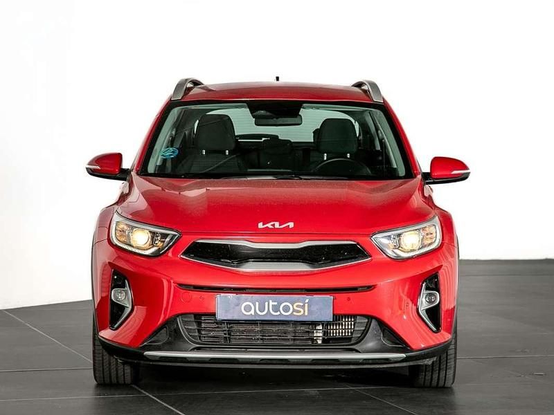 Usado Kia Stonic 101 CV (74 kW) 2024 Rojo SUV