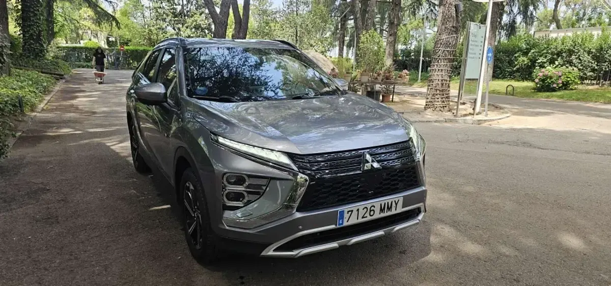 Usado Mitsubishi Eclipse Cross 188 CV (138 kW) 2024 Gris SUV
