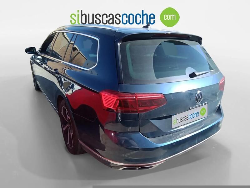Usado VW Passat R-line 150 CV (110 kW) 2021 Negro Familiar