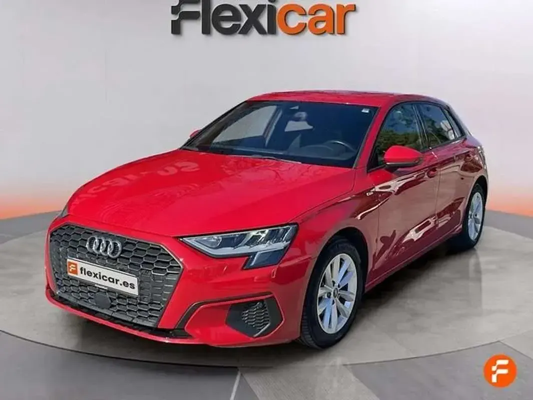Usado Audi A3 110 CV (80 kW) 2023 Rojo Berlina