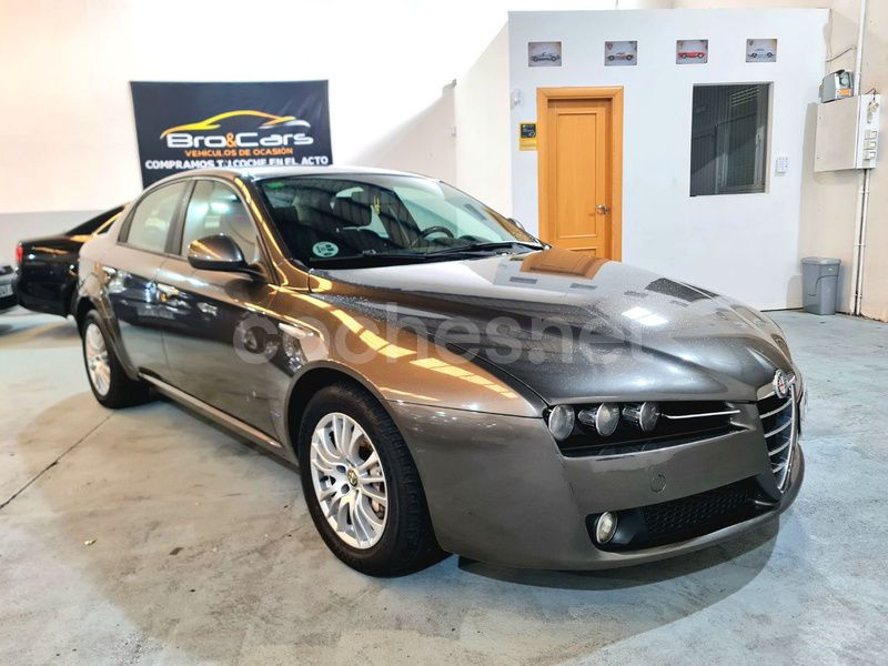 Gris / plata Usado 2008 Alfa Romeo 159 Distinctive Berlina | 3999 € (Precio justo) - Imagen 1/4