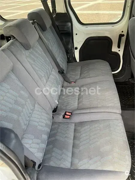 Usado Ford Tourneo Connect Trend 115 CV (84 kW) 2013 Blanco Monovolumen