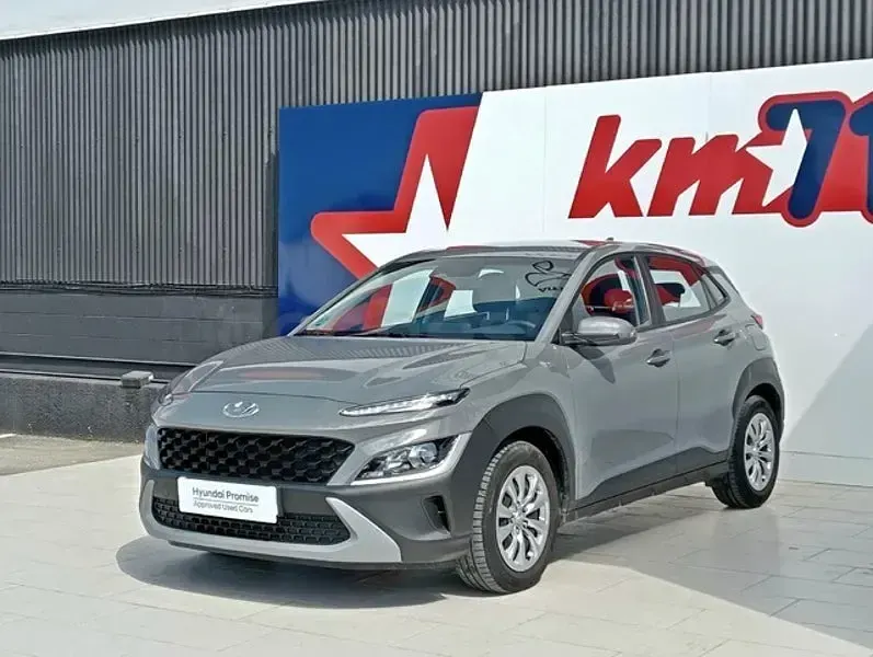 Usado Hyundai Kona 120 CV (88 kW) 2022 Gris / plata SUV