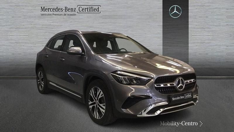 Usado Mercedes GLA200 Progressive 151 CV (111 kW) 2024 Mountaingrau  met. SUV