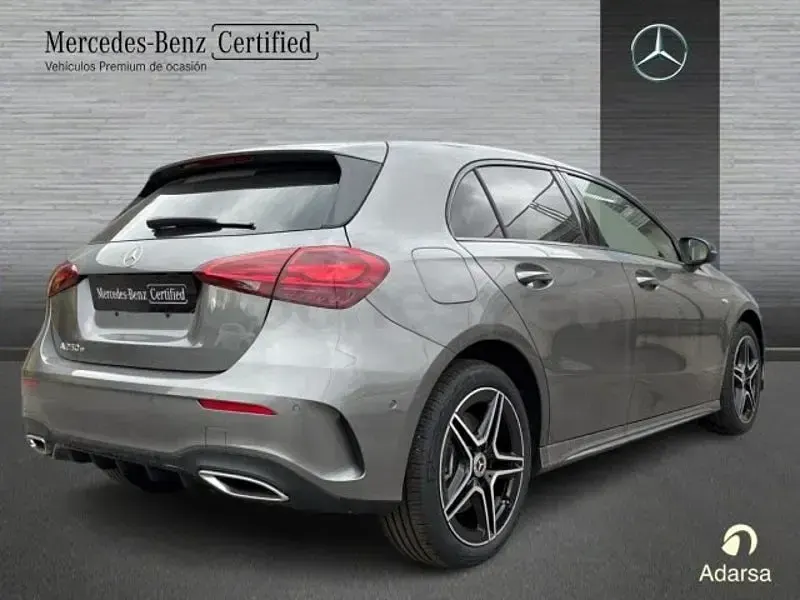 Nuevo Mercedes A250 218 CV (160 kW) 2025 Gris / plata Berlina