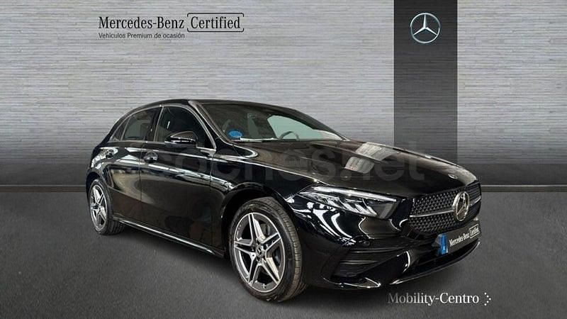 Usado Mercedes A250 AMG line 218 CV (160 kW) 2025 Negro cosmos Berlina