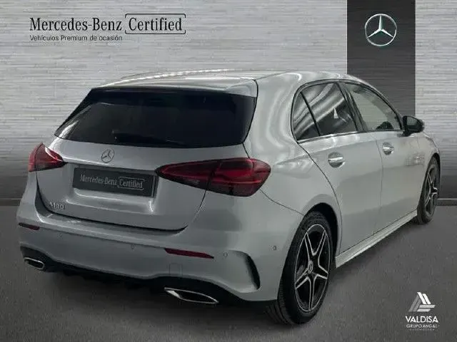 Usado Mercedes A180 136 CV (100 kW) 2026 Plata hightech