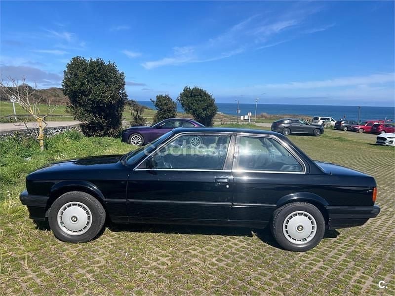Usado BMW 318 115 CV (84 kW) 1987 Negro Berlina