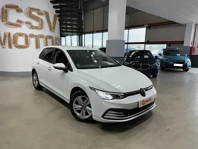 Usado VW Golf VIII Life 111 CV (81 kW) 2022 Blanco Berlina