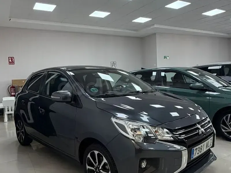 Usado Mitsubishi Space Star 71 CV (52 kW) 2023 Gris / plata Utilitario