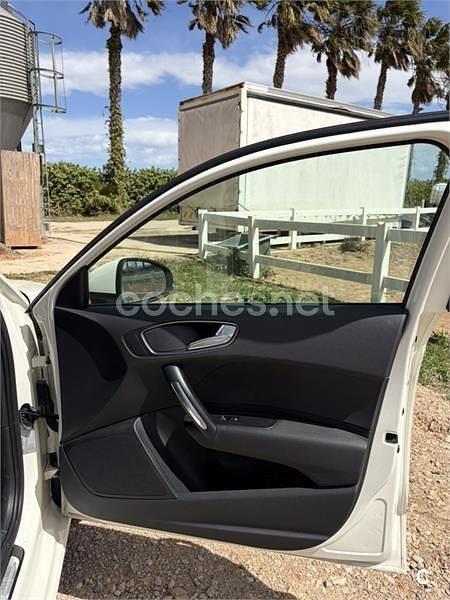 Usado Audi A1 Sportback Ambition 122 CV (89 kW) 2012 Blanco Utilitario