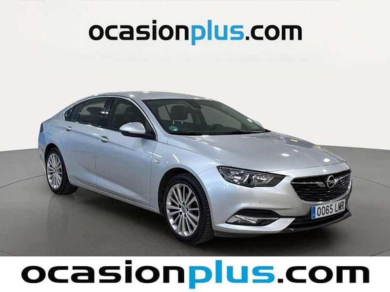 Usado Opel Insignia Innovation 166 CV (122 kW) 2021 Plateado Berlina