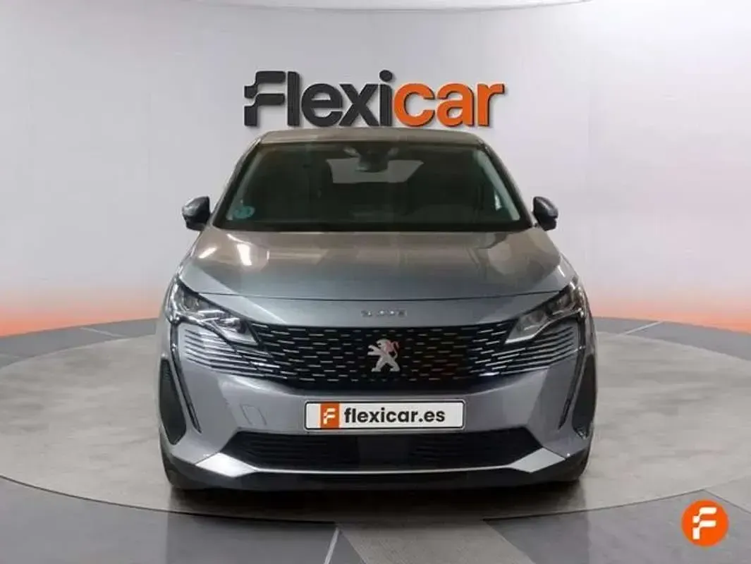 Usado Peugeot 3008 Allure 131 CV (96 kW) 2021 Gris SUV