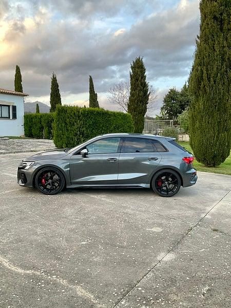 Usado Audi RS3 400 CV (294 kW) 2022 Gris / plata Berlina