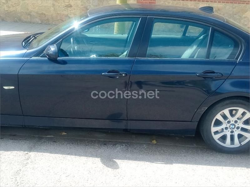Azul Usado 2005 BMW 320 Berlina | 3900 € (Super precio) - Imagen 1/4