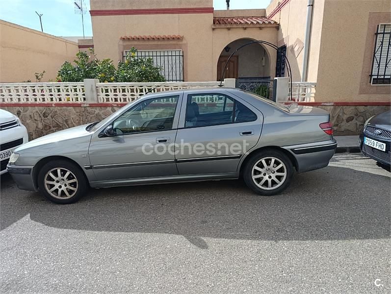 Usado Peugeot 406 90 CV (66 kW) 2003 Gris / plata Berlina