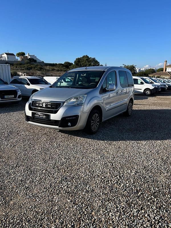 Usado Peugeot Partner 100 CV (73 kW) 2017 Gris