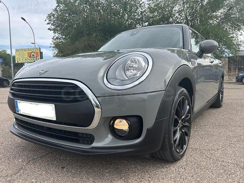 Usado Mini One Clubman 102 CV (75 kW) 2019 Gris / plata Familiar