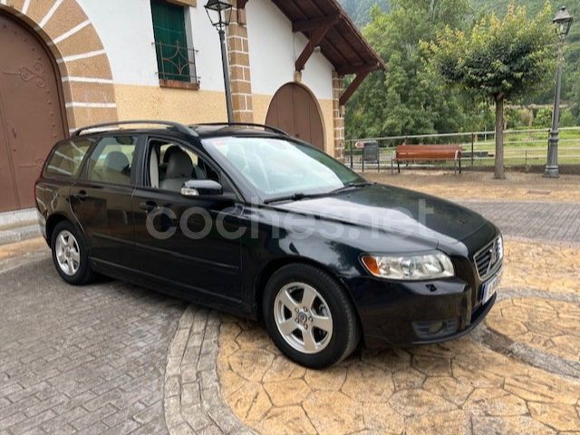 Usado Volvo V50 Summum 125 CV (91 kW) 2007 Negro Familiar